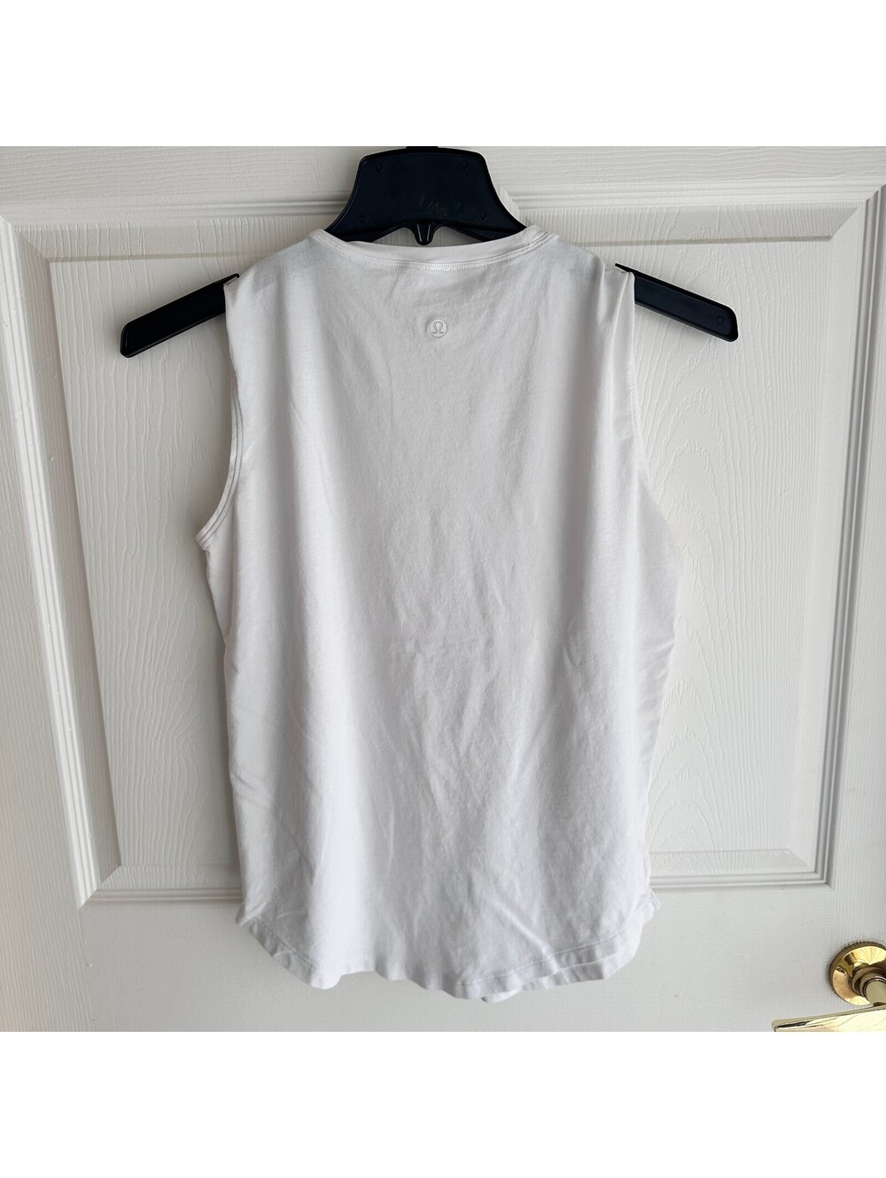 Lululemon Women's White Sleeveless Tank Top size 6